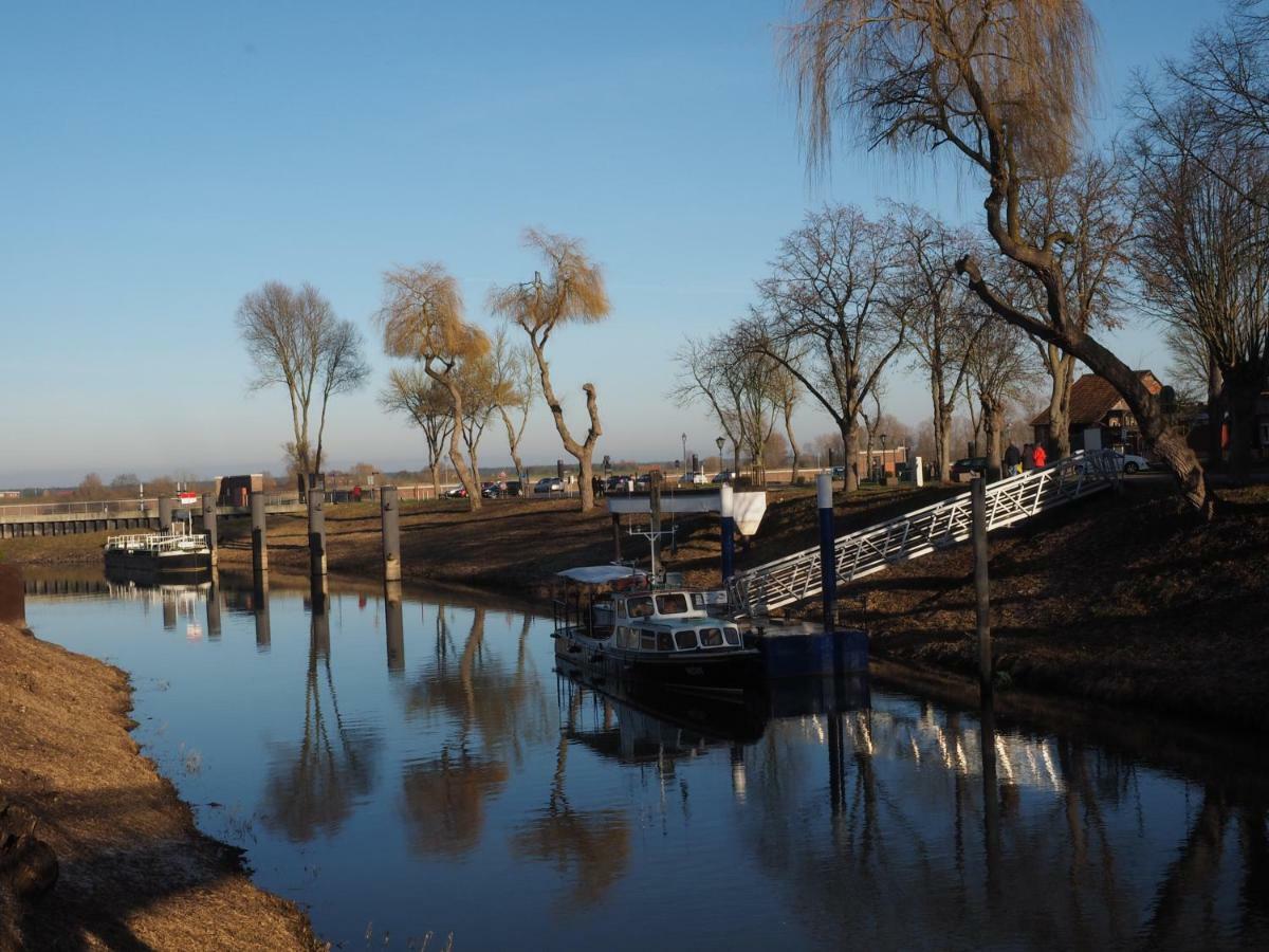Am Waldrand, * Hitzacker